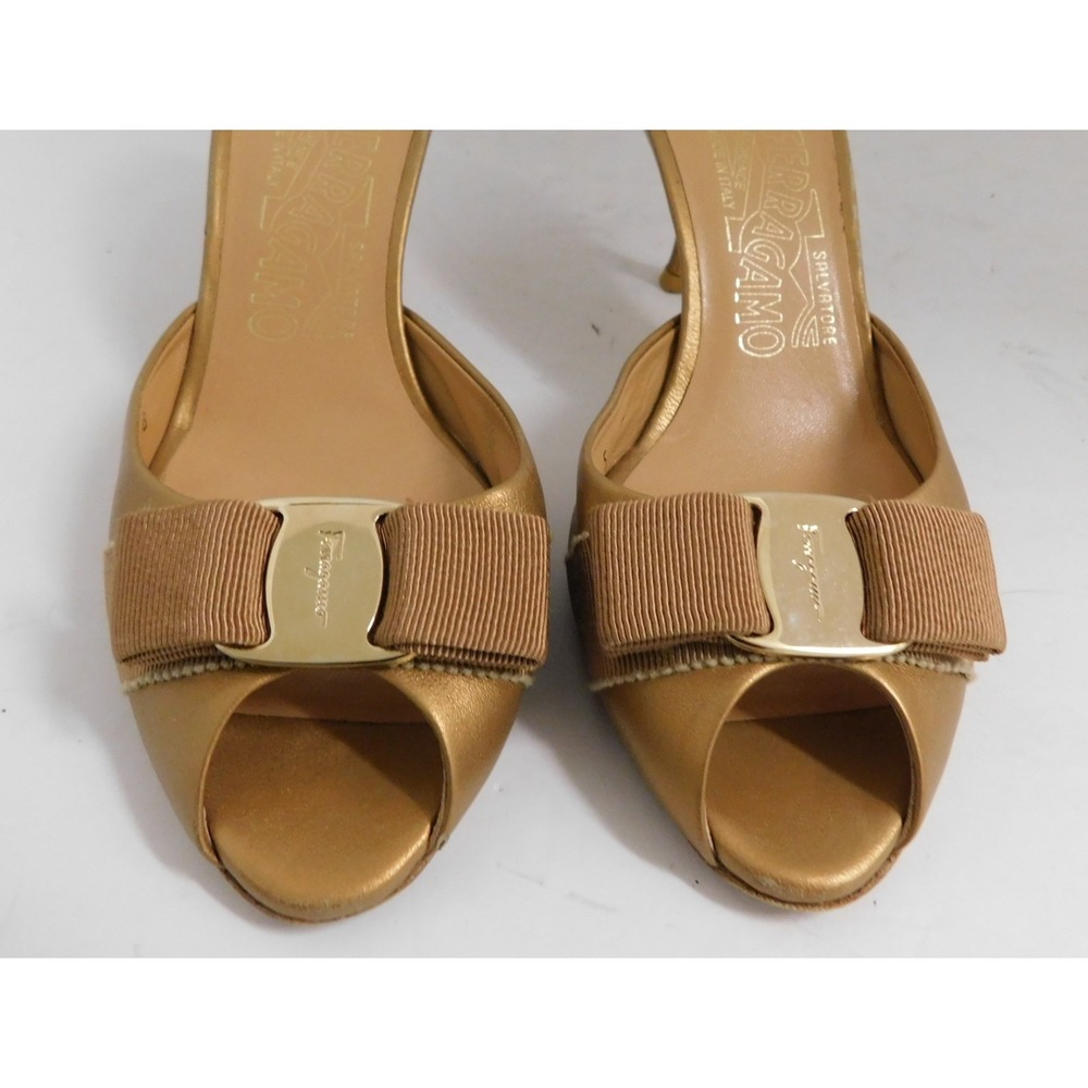 SALVATORE FERRAGAMO Gold Ribbon Bow Mules Slide Heels sz 5 B - Picture 4 of 6